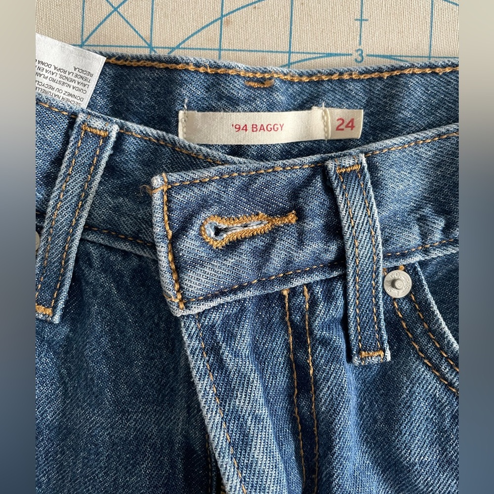 Levi blue jeans ‘94 Baggy size 24 x 31”L  medium wash